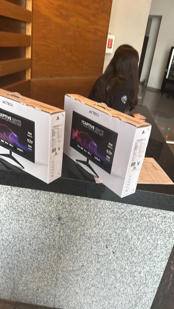 Entrega de equipo de cómputo